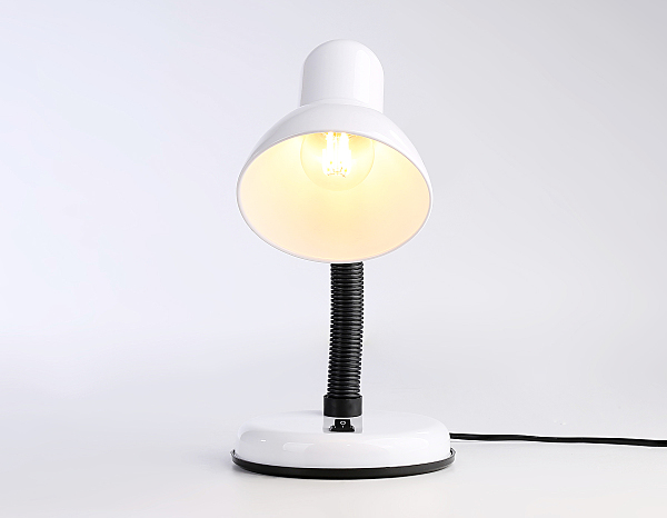 Настольная лампа Ambrella Desk DE7701